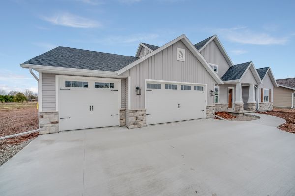 Cost of Concrete Driveway Pouring in Lansing