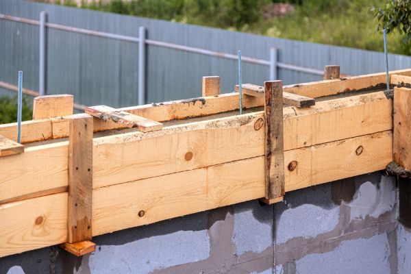 Cost of Poured Wall Construction in Lansing