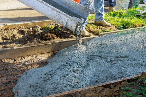 Cost of Driveway Concrete Pouring in Lansing
