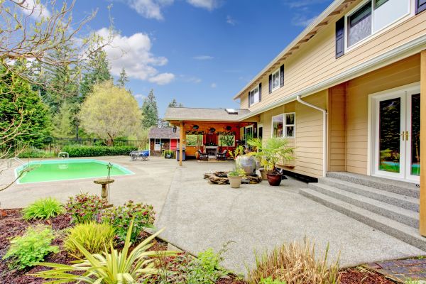 Cost of Pool Area Concreting in Lansing